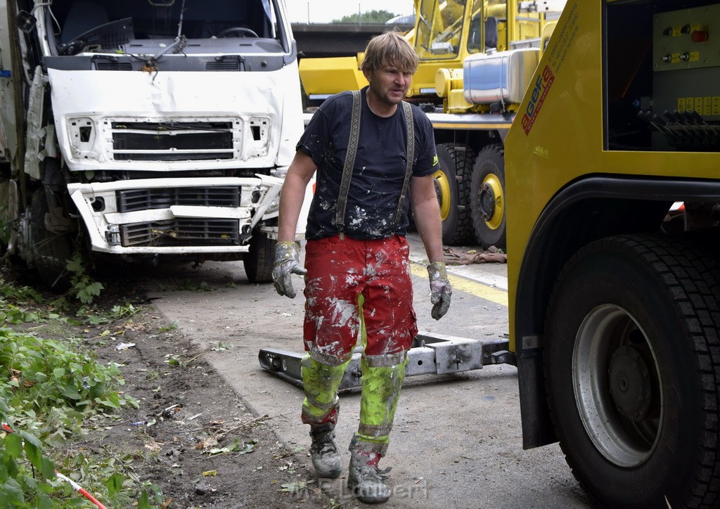 Schwerer VU A 3 Rich Oberhausen Hoehe AK Leverkusen P852.JPG - Miklos Laubert